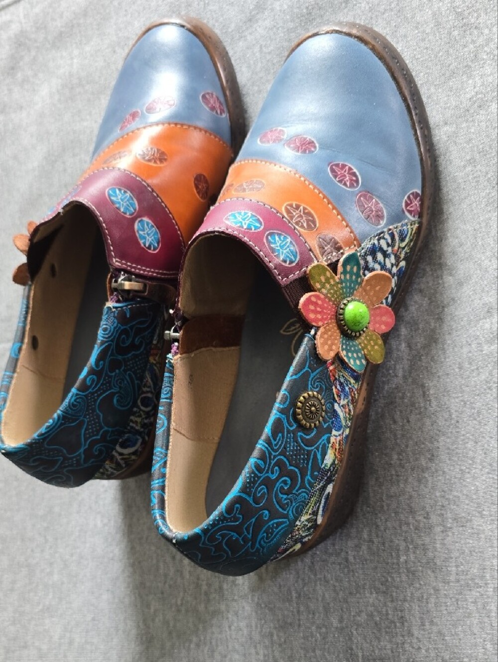 Skechers Multicolor Leather Wedge Clogs in Blue, Brown & Burgundy - Picture 3 of 4